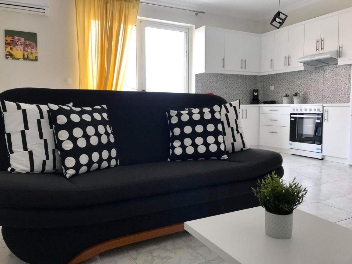 Lilis Apt In Center With Sea View Карпатос Екстериор снимка