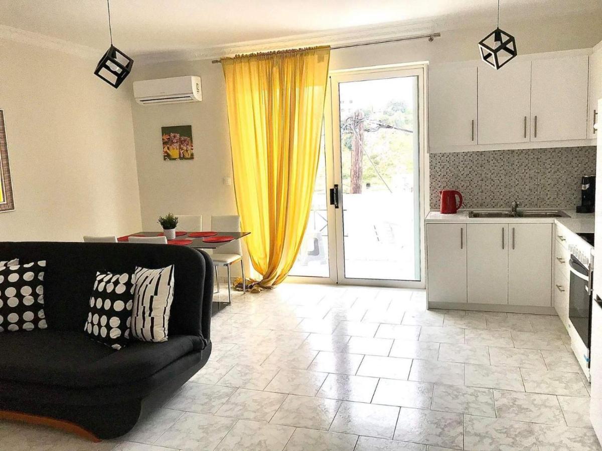 Lilis Apt In Center With Sea View Карпатос Екстериор снимка