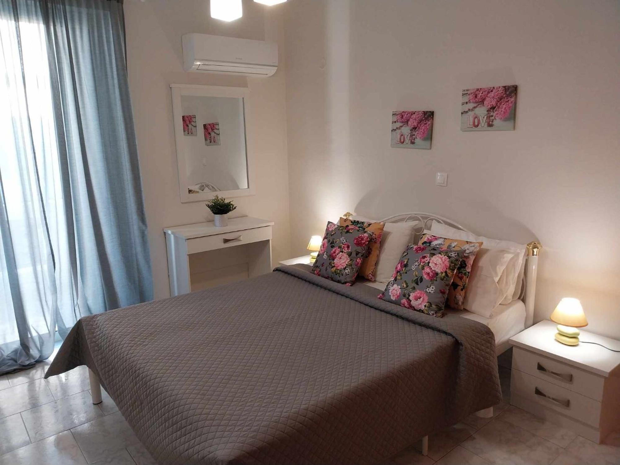 Lilis Apt In Center With Sea View Карпатос Екстериор снимка
