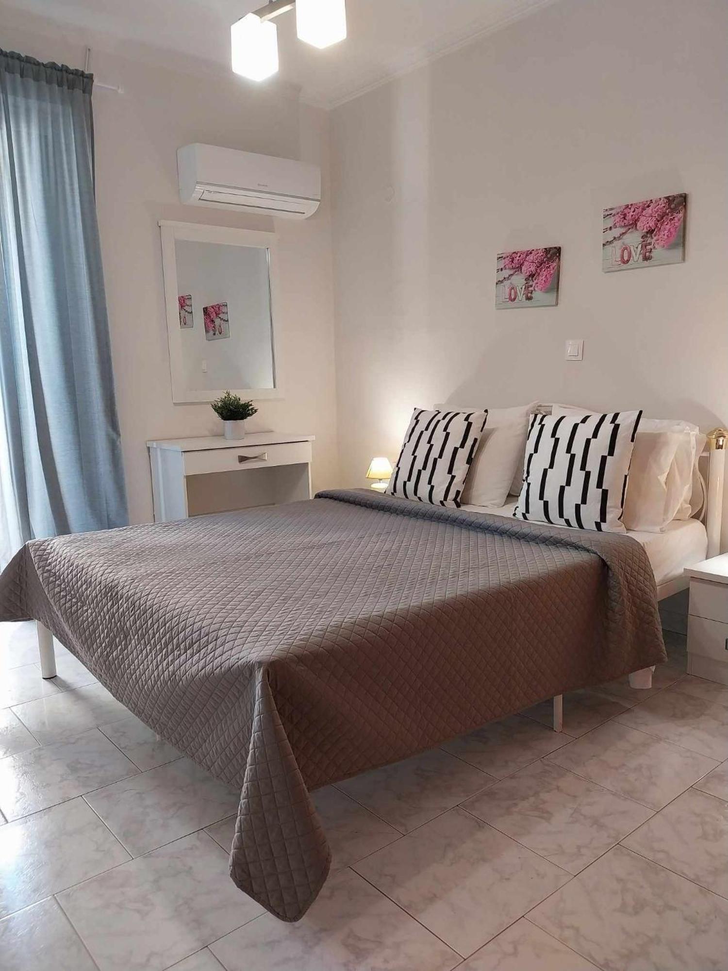 Lilis Apt In Center With Sea View Карпатос Екстериор снимка